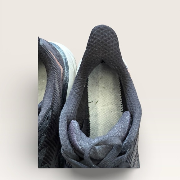 Hoka Women’s Clifton 9 Rose Gold and Black size 9 - Picture 7 of 13